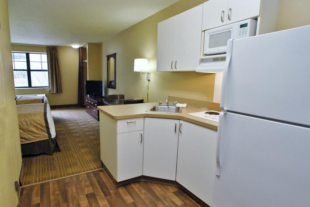 Extended Stay America Suites - Los Angeles - Northridge Exterior photo